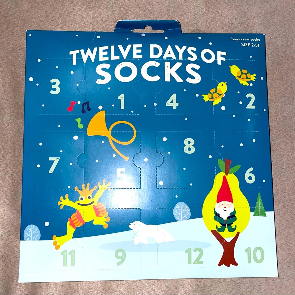New 12 days of Socks boys crew socks
SIZE 2-5T